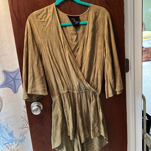 Blue Life Olive Green Flowy Boho surplice Wrap Romper Xs - Picture 3 of 4